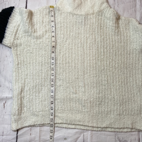 Urban outfitters chunky sweater size XS -0115 - Picture 3 of 3
